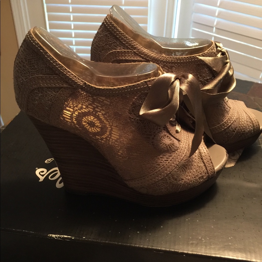 Seychelles gray wedges size 6 - Picture 4 of 4